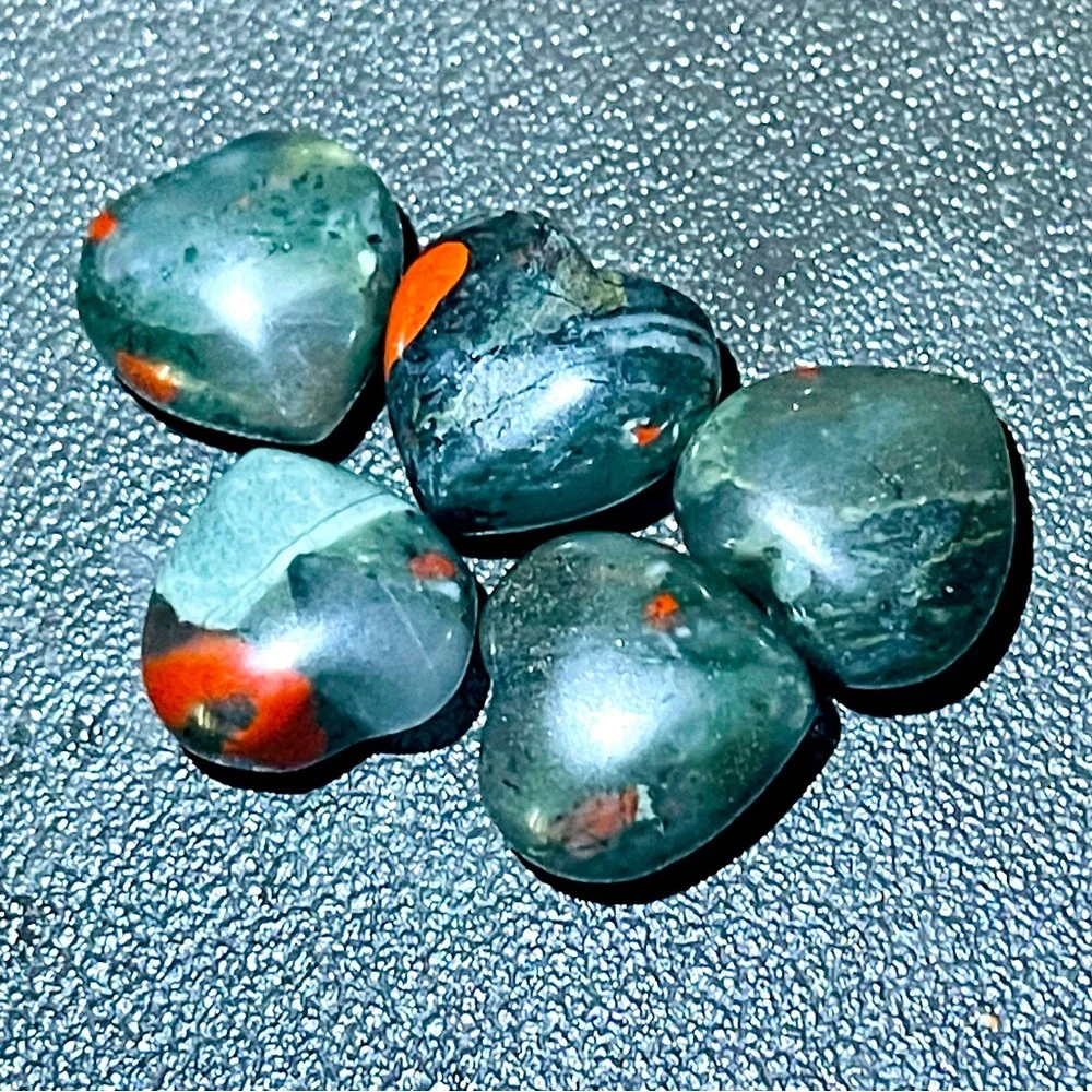 New Natural Rare Natural Bloodstone Crystal Red Green Small Heart Pocket Stone